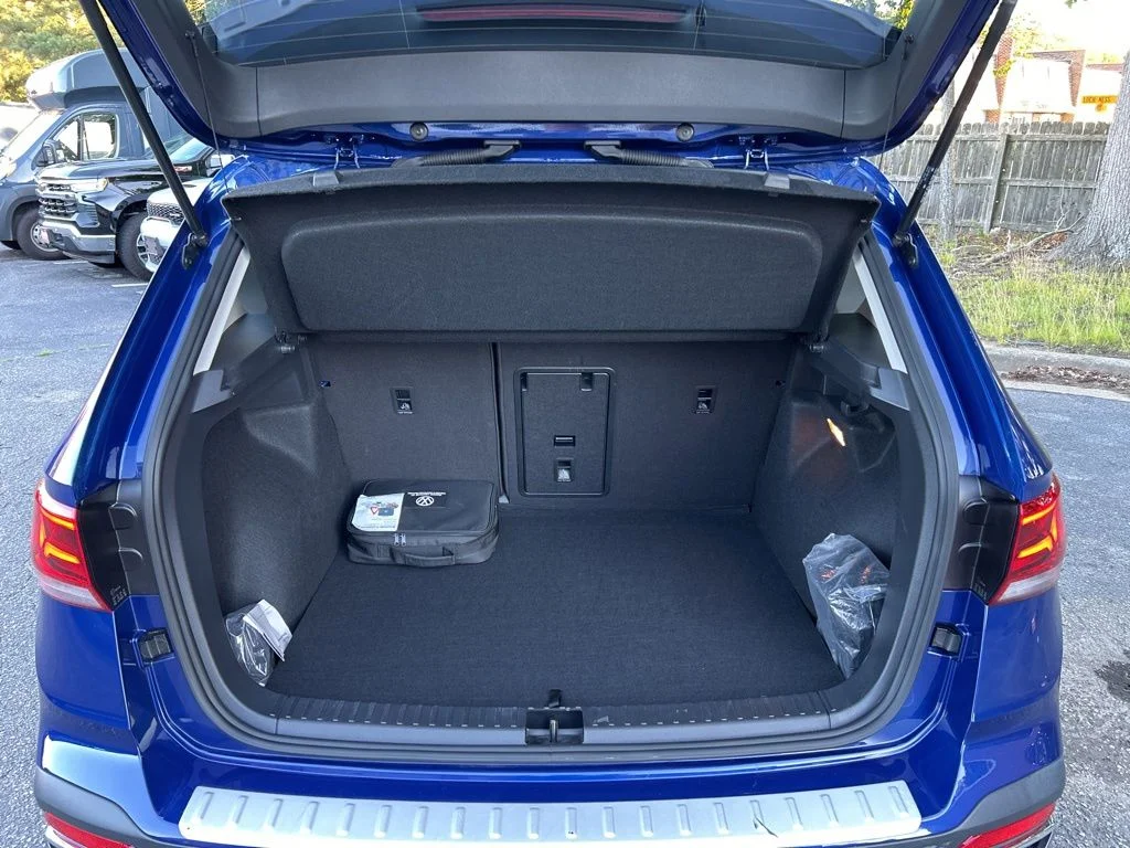 Used 2022 Blue Volkswagen 1.5T SE image 24