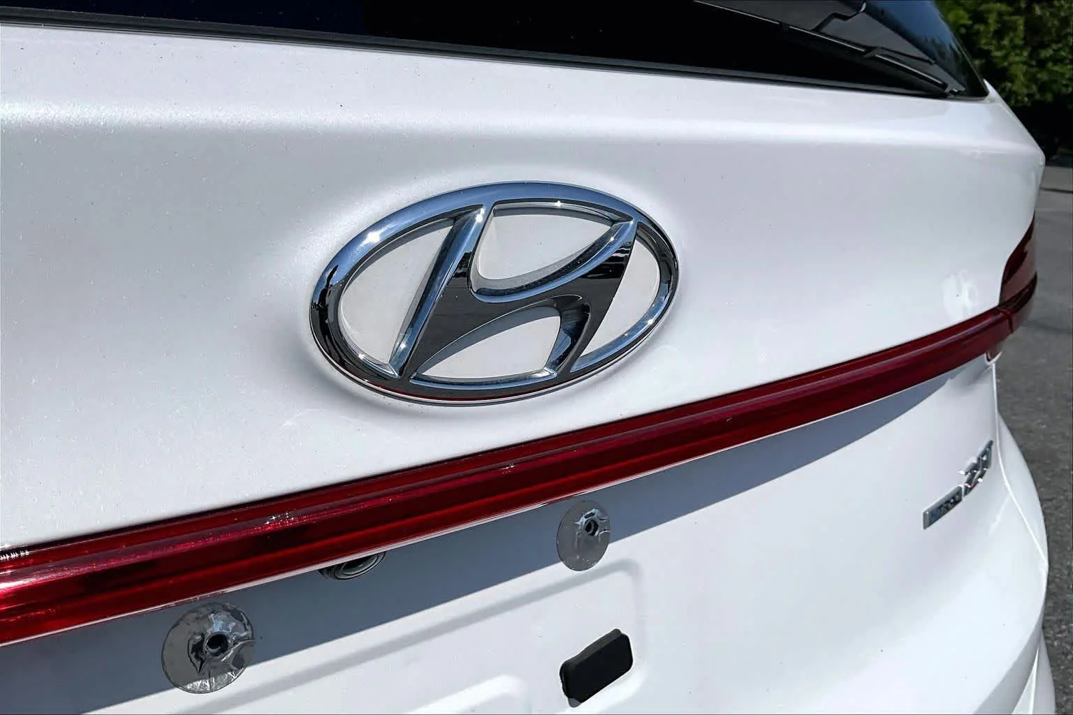 Used 2022 Quartz White Hyundai Limited image 31