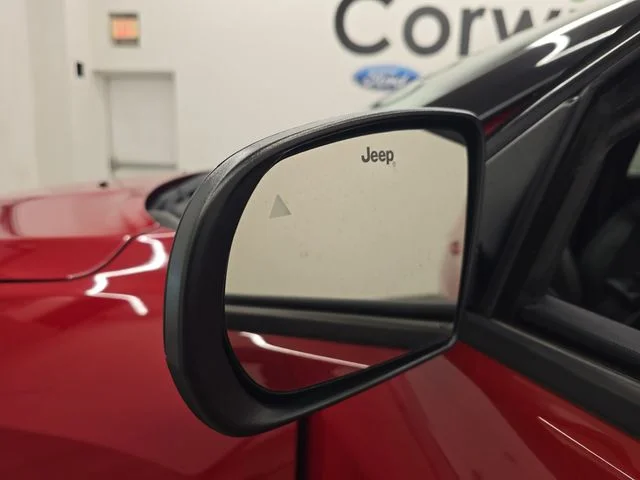 Used 2023 Redline Pearlcoat Jeep Latitude image 34