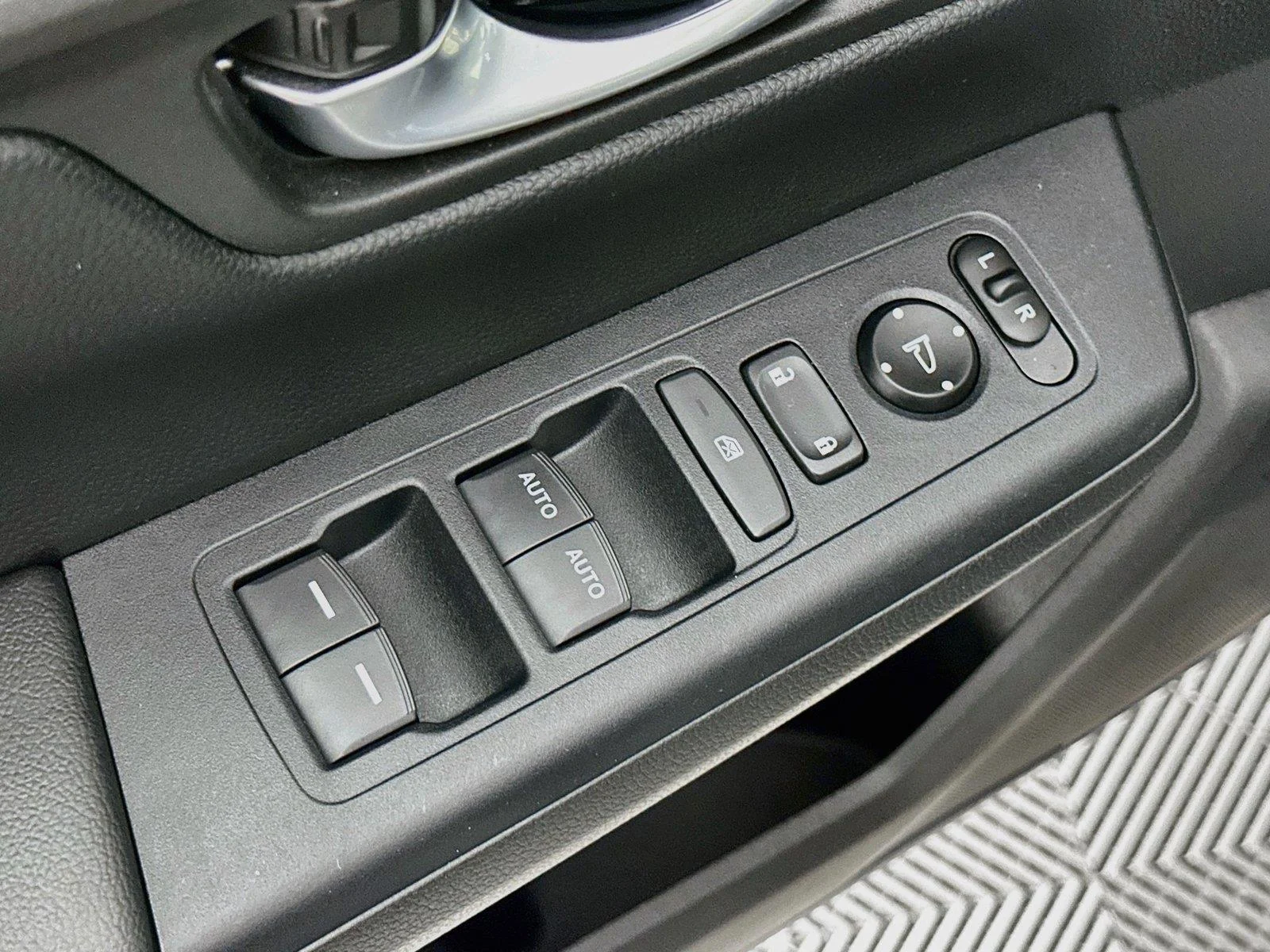 2024 Honda CR-V Sport - Photo 21