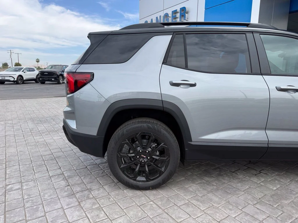 New 2027 Sterling Metallic GMC Elevation image 12