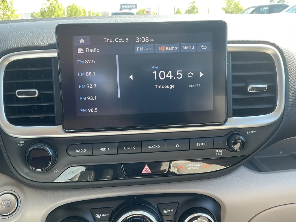 Used 2025 Gray Hyundai SEL image 26