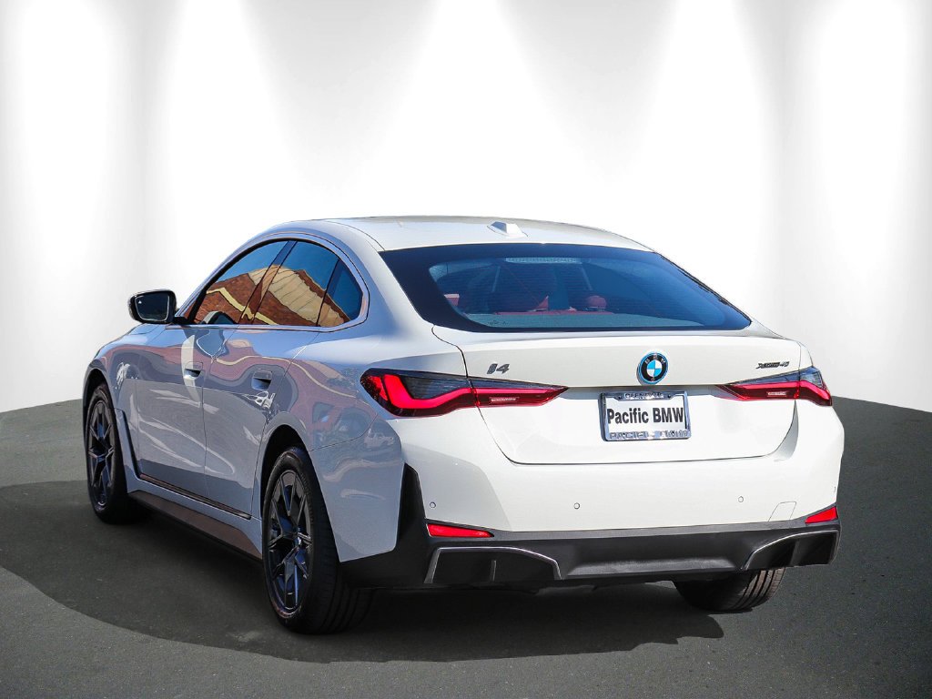 2025 BMW i4 photo 4
