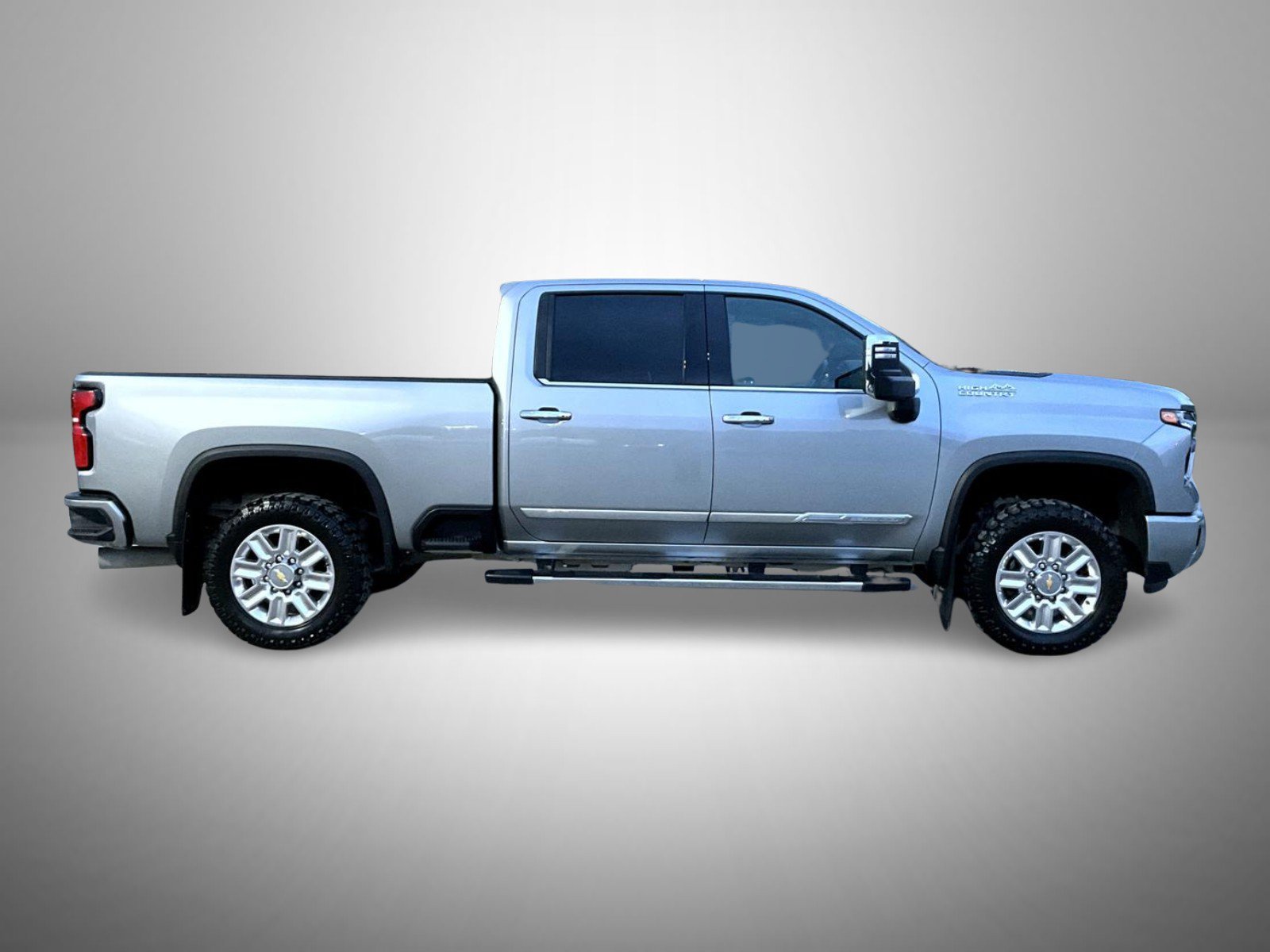 Used 2024 Gray Chevrolet High Country image 4