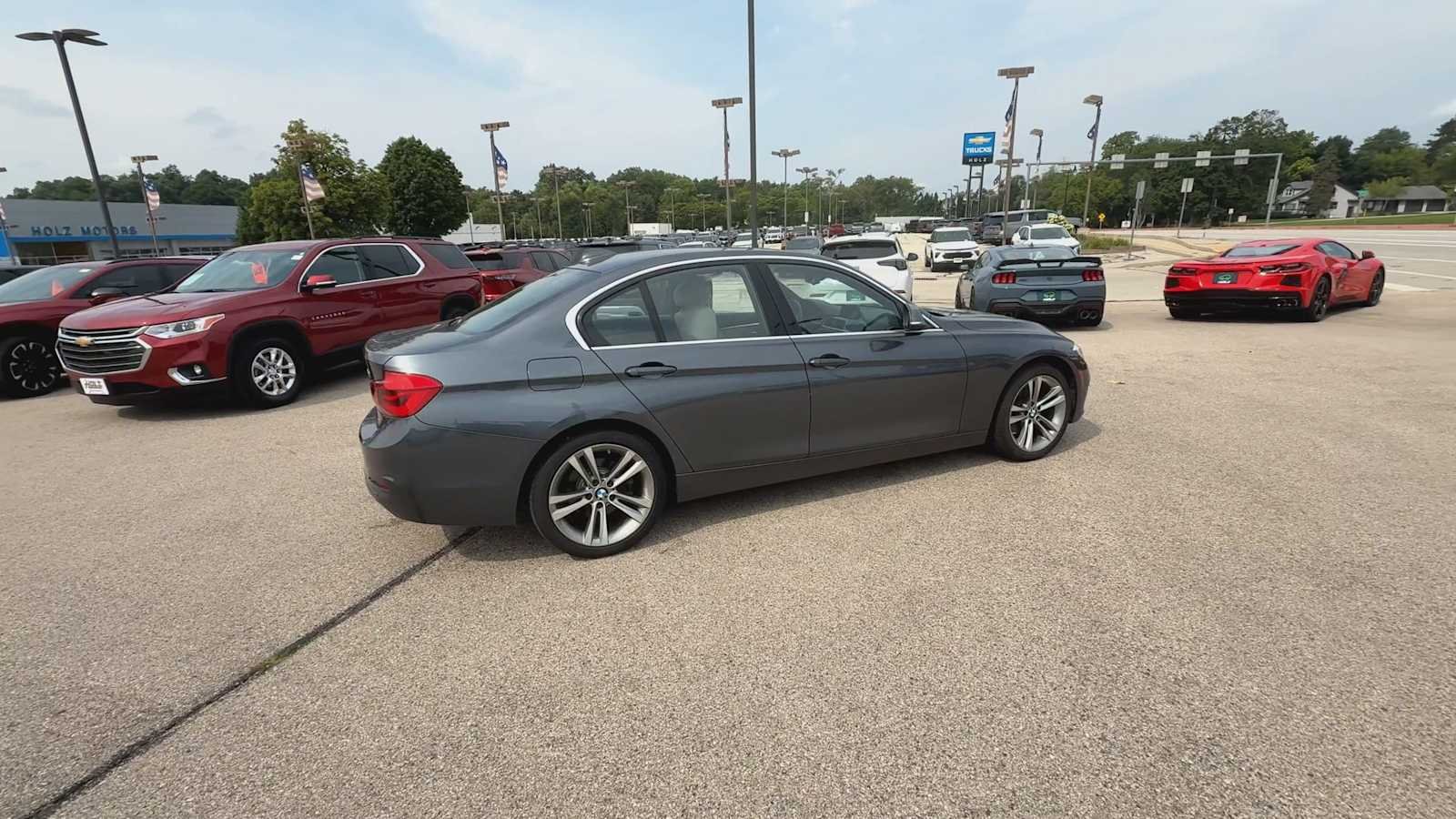 Used 2017 Gray BMW xDrive image 8