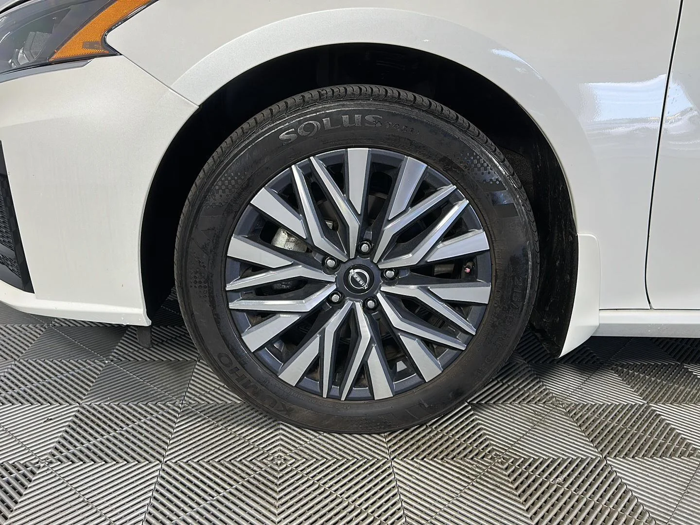 Certified Used 2024 Pearl White Tricoat Nissan 2.5 SV image 12