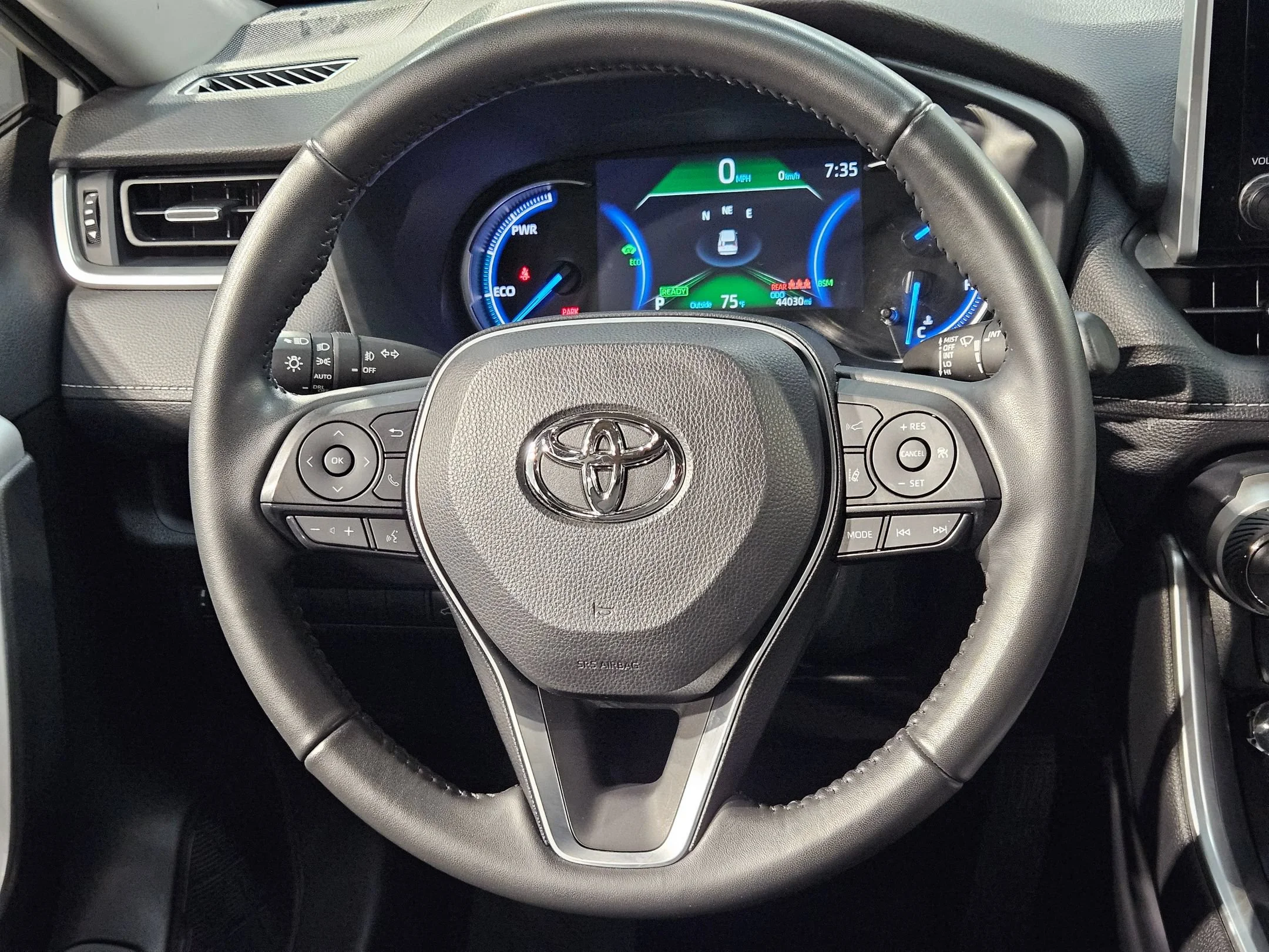 Used 2024 Wind Chill Pearl Toyota Hybrid XLE Premium image 27