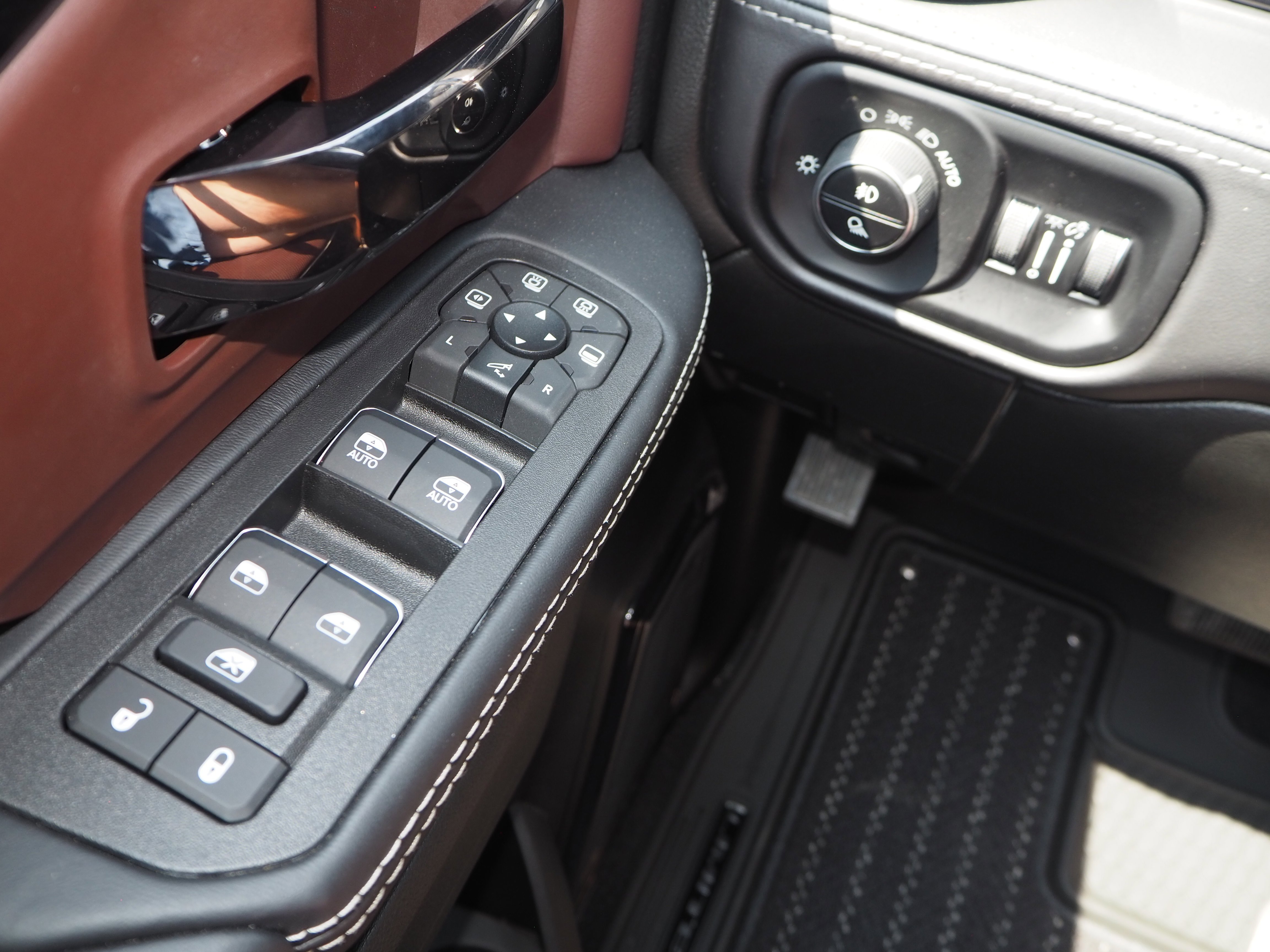 2025 RAM 2500 Limited - Photo 29