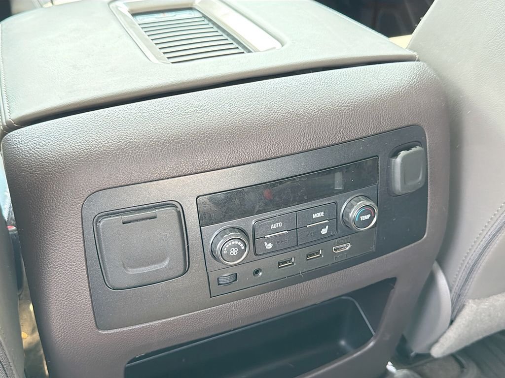 Used 2018 White GMC Denali image 28