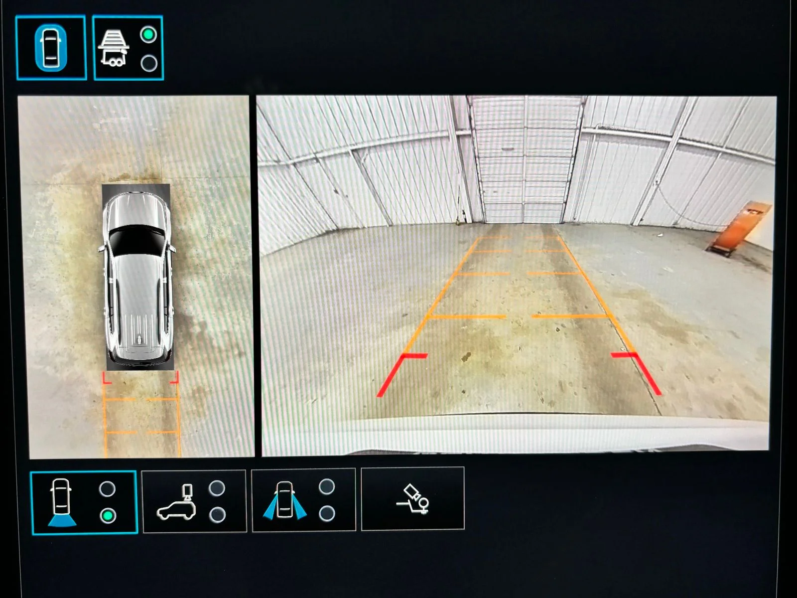 Used 2025 White GMC AT4 image 15