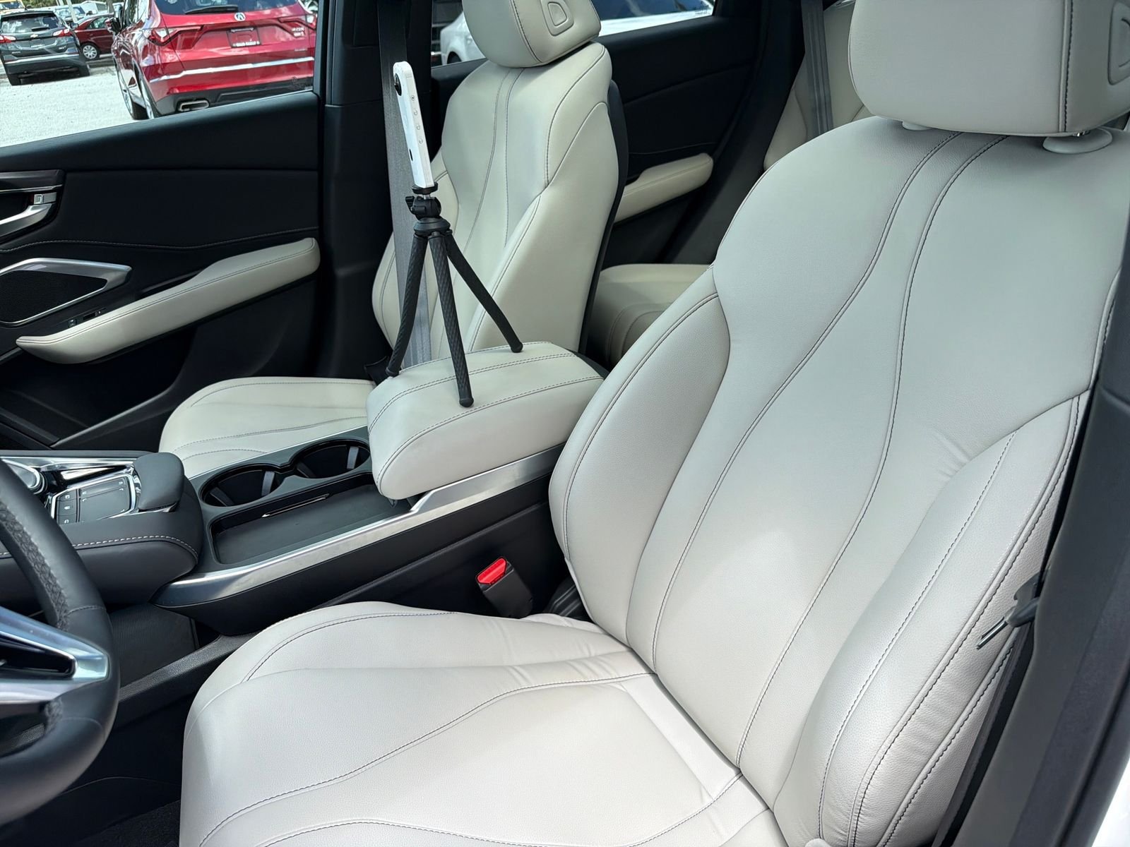 Certified Used 2025 Platinum White Acura Base image 33