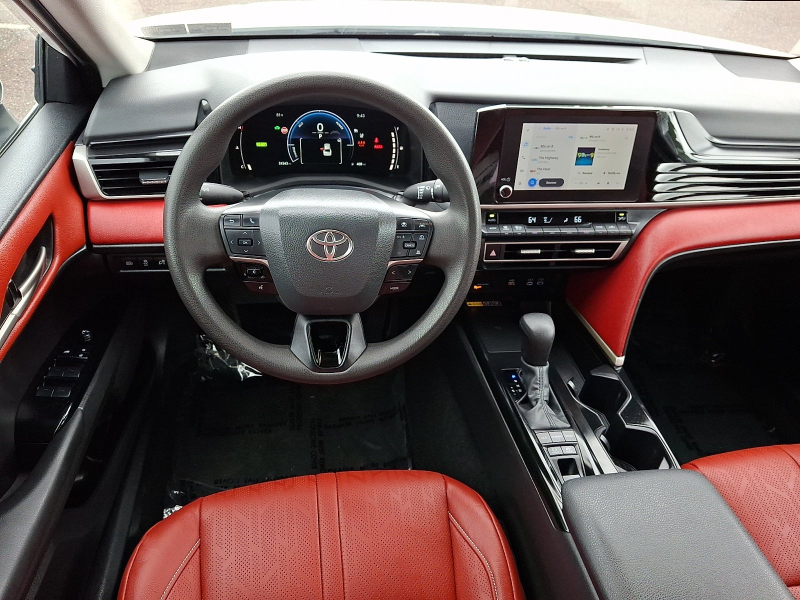 Used 2025 Ice Cap Toyota LE image 10