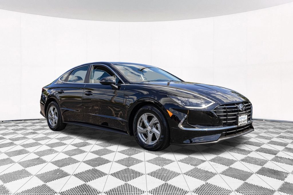 Certified Used 2023 Black Hyundai SE image 12