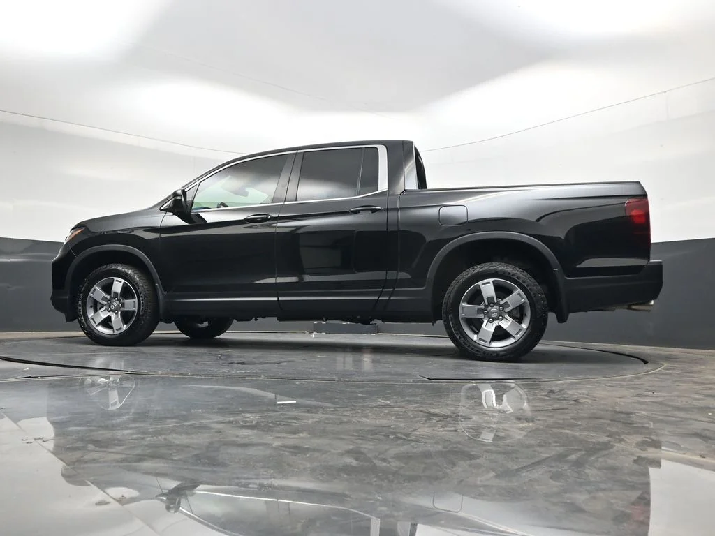 Certified Used 2024 Crystal Black Pearl Honda RTL image 37
