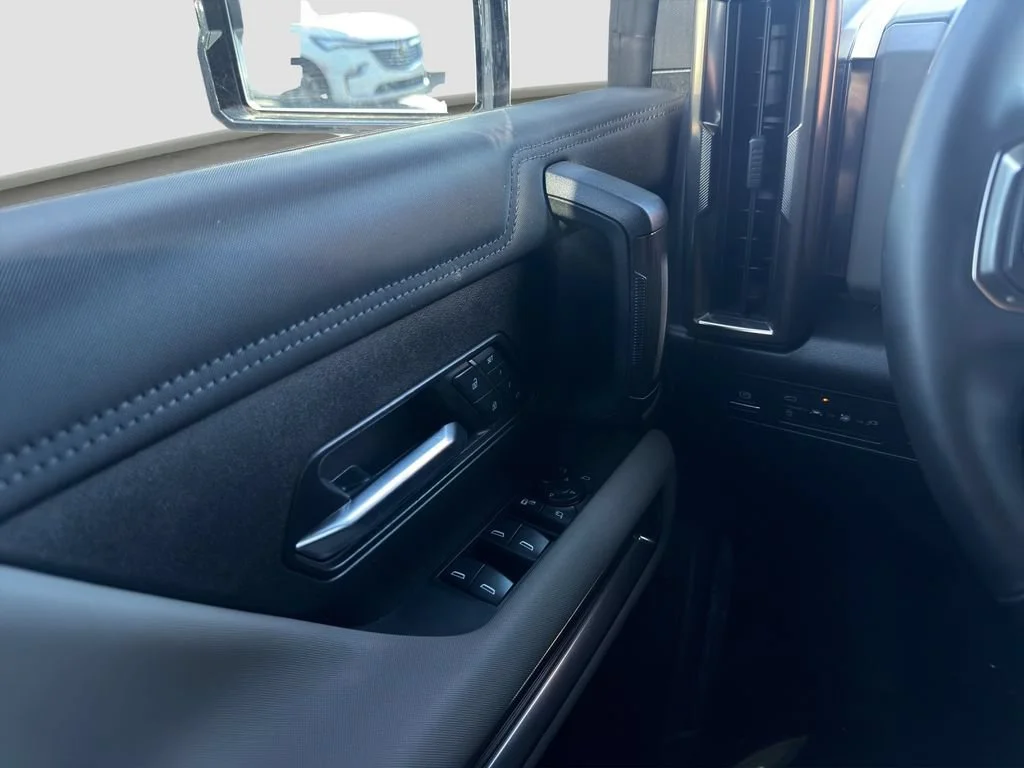 2025 GMC HUMMER EV 2X - Photo 12