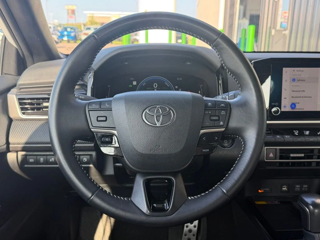 Used 2025 White Toyota SE image 9