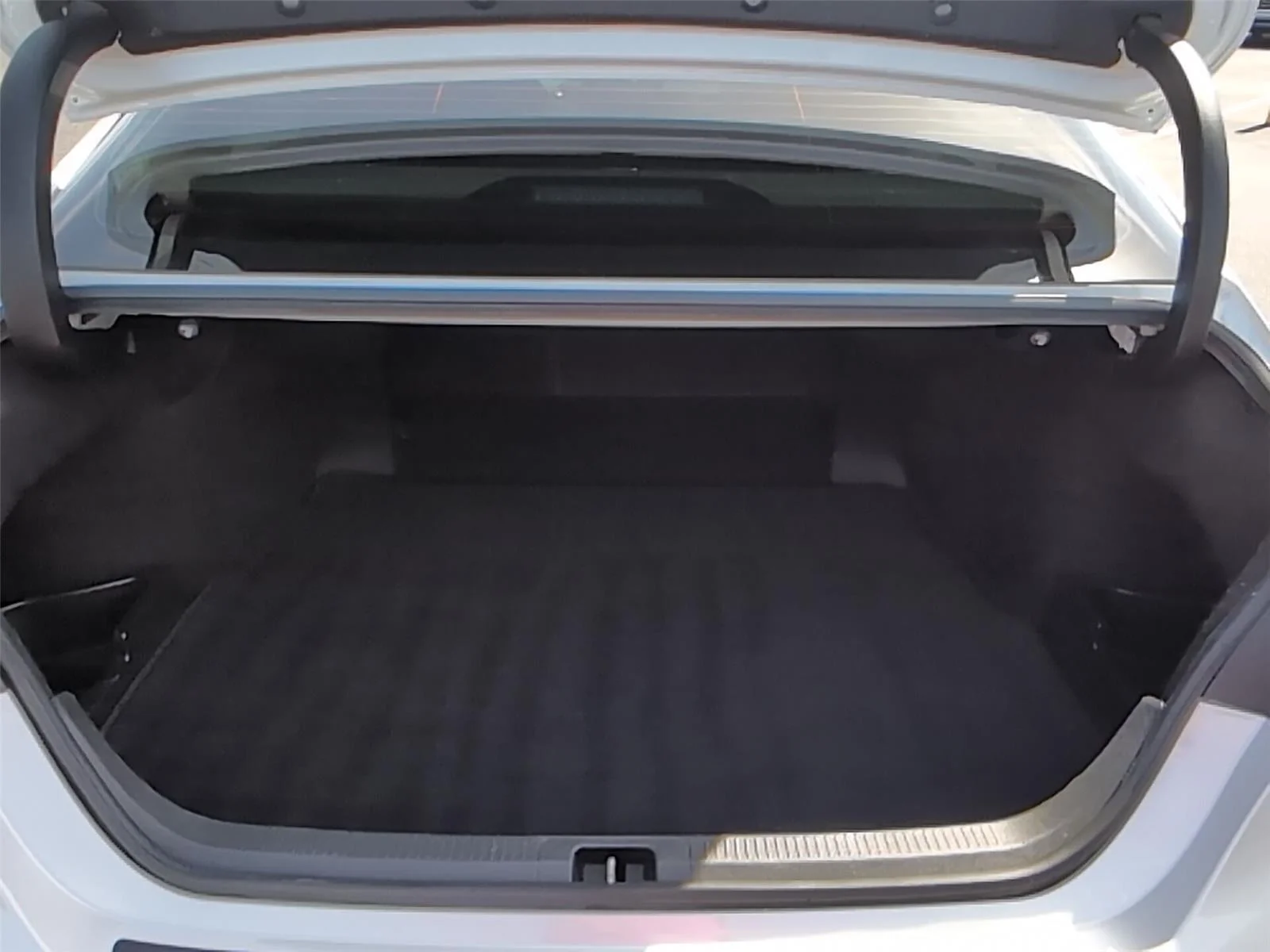 Used 2023 Wind Chill Pearl Toyota XSE image 6