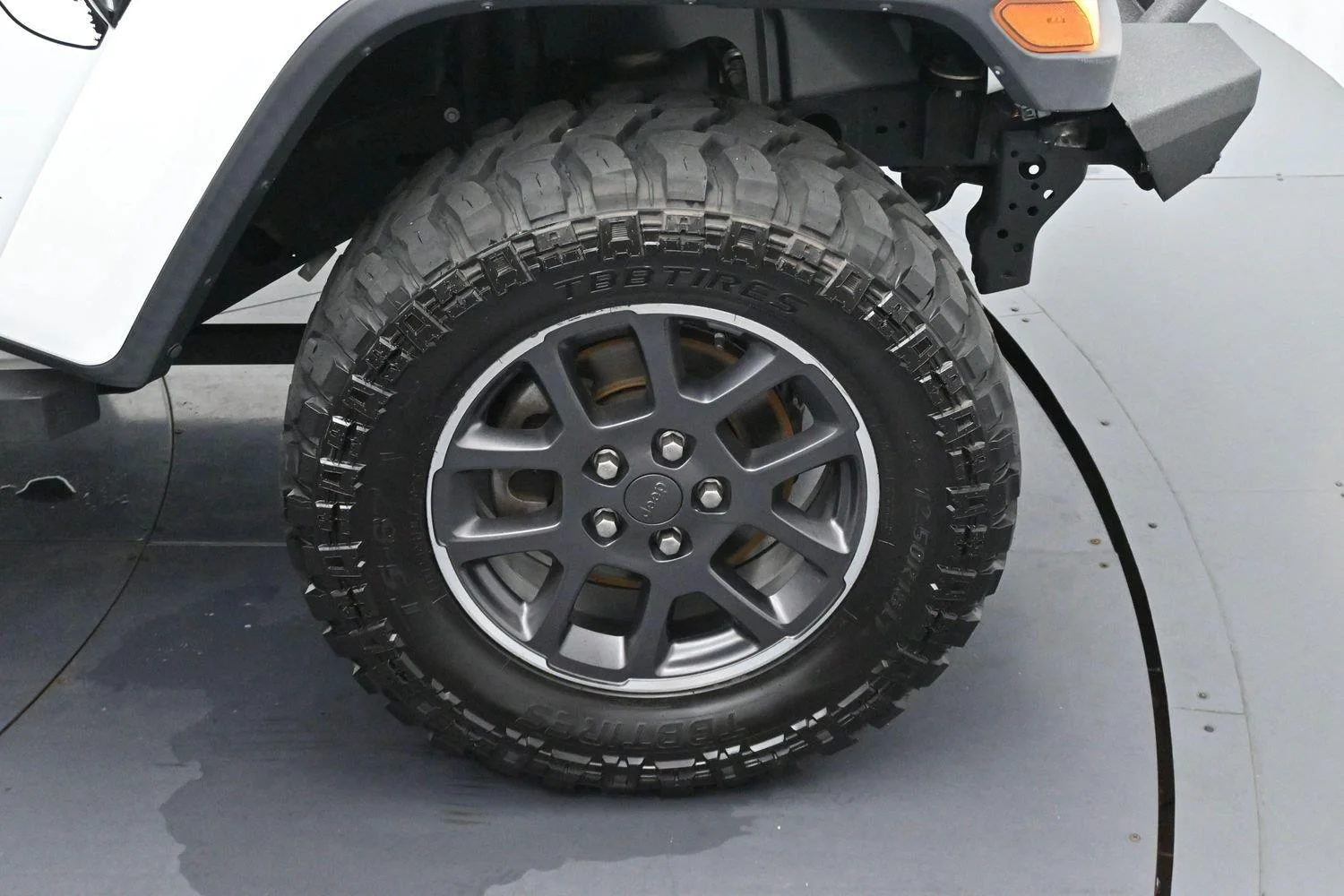 Used 2020 Bright White Clearcoat Jeep Overland image 31