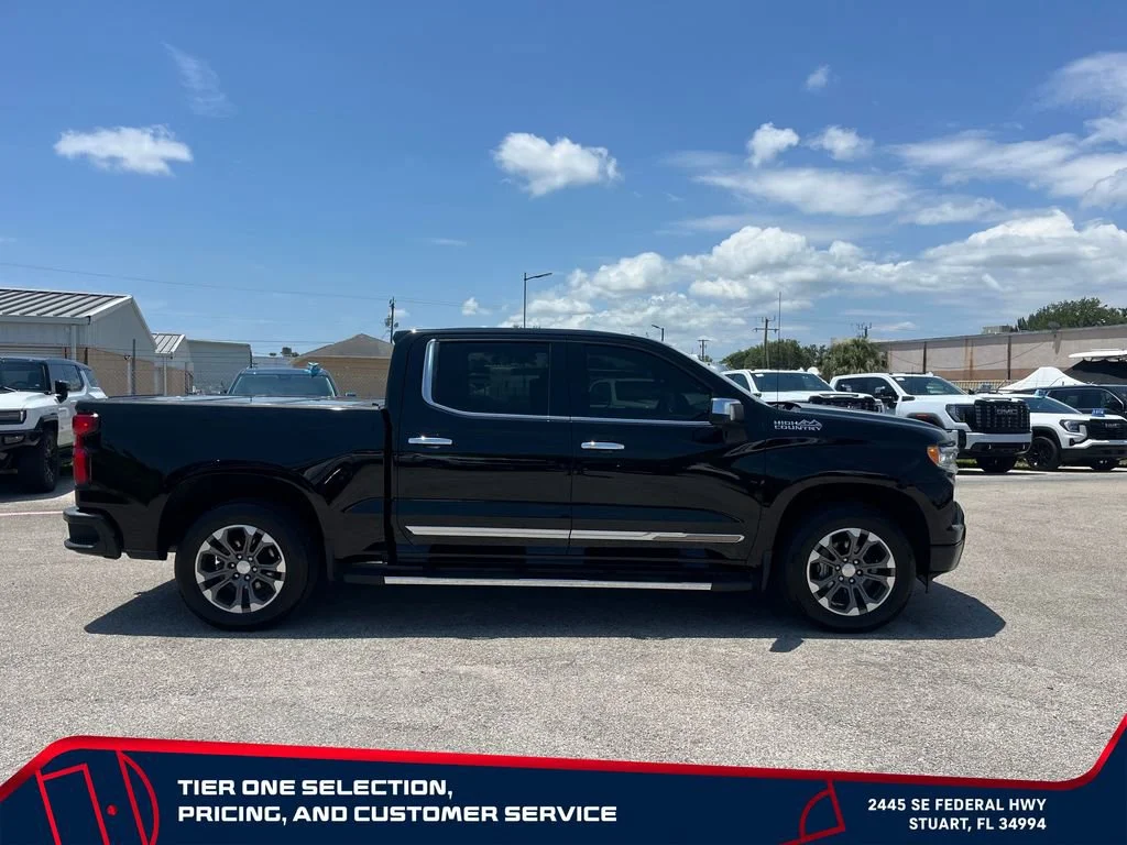 Used 2022 Black Chevrolet High Country image 4