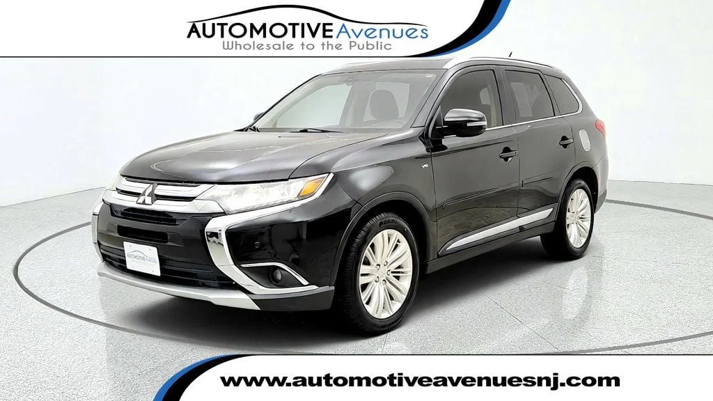 Used 2016 Labrador Black Pearl Mitsubishi AWC 4dr GT w/ Protection Package image 1