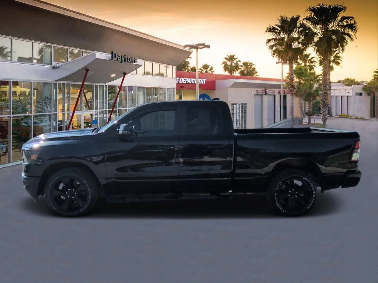 Used 2023 Diamond Black Ram Big Horn image 6