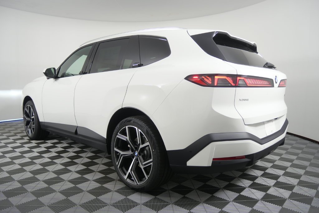 New 2027 Alpine White BMW  image 6