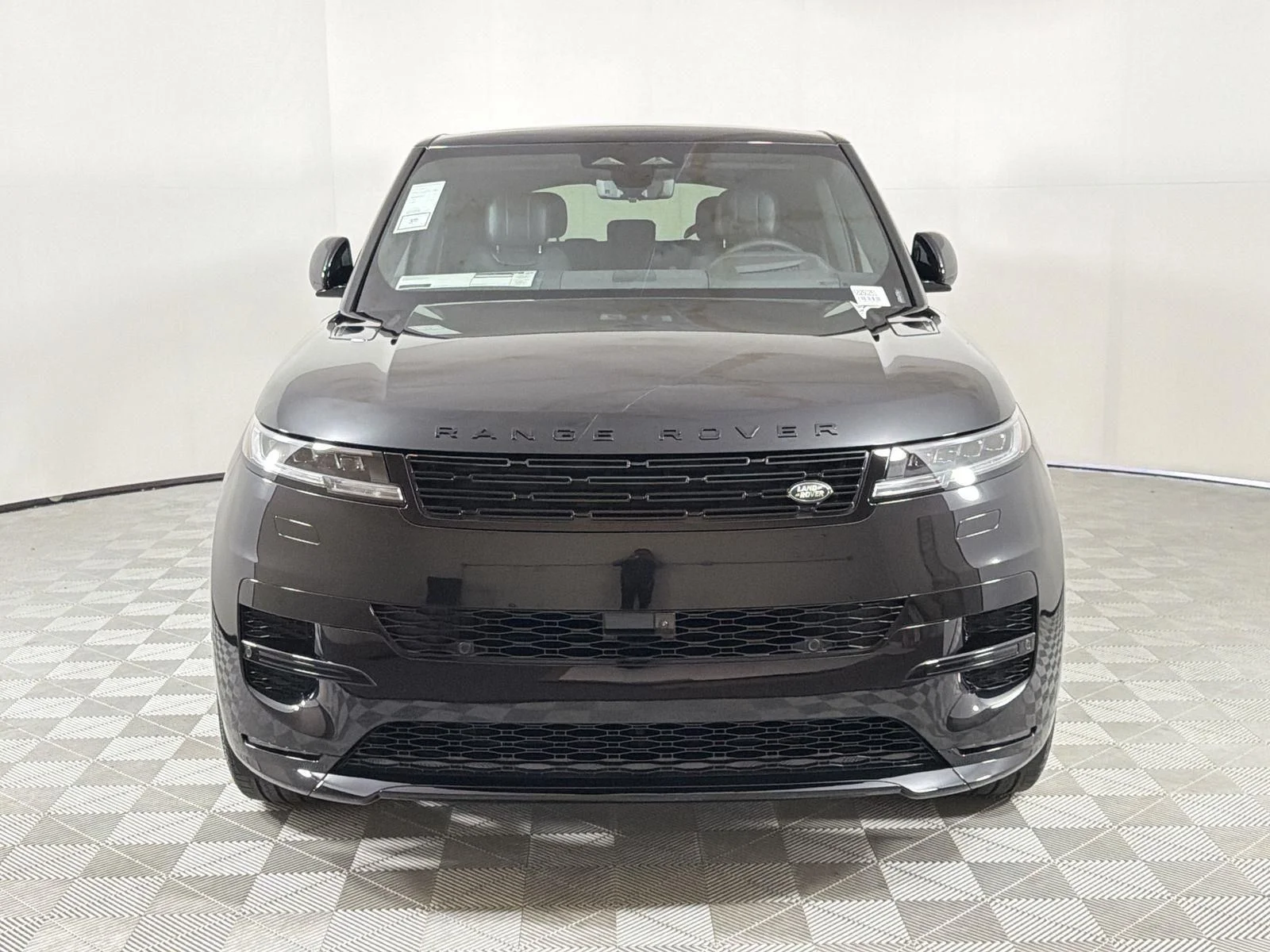 New 2026 Santorini Black Land Rover Dynamic SE image 8