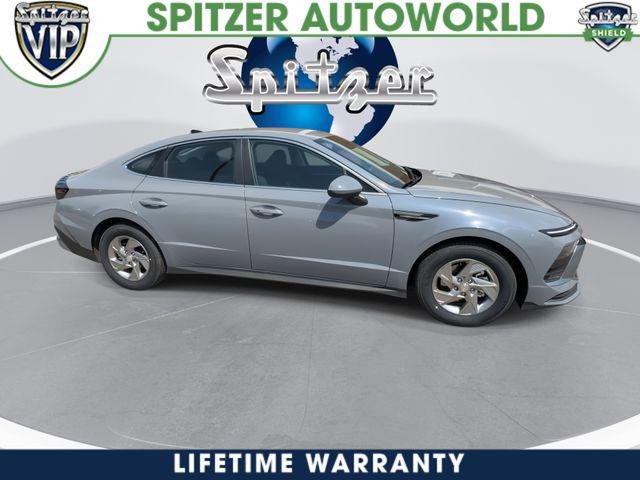 New 2026 Blue Hyundai SE image 10