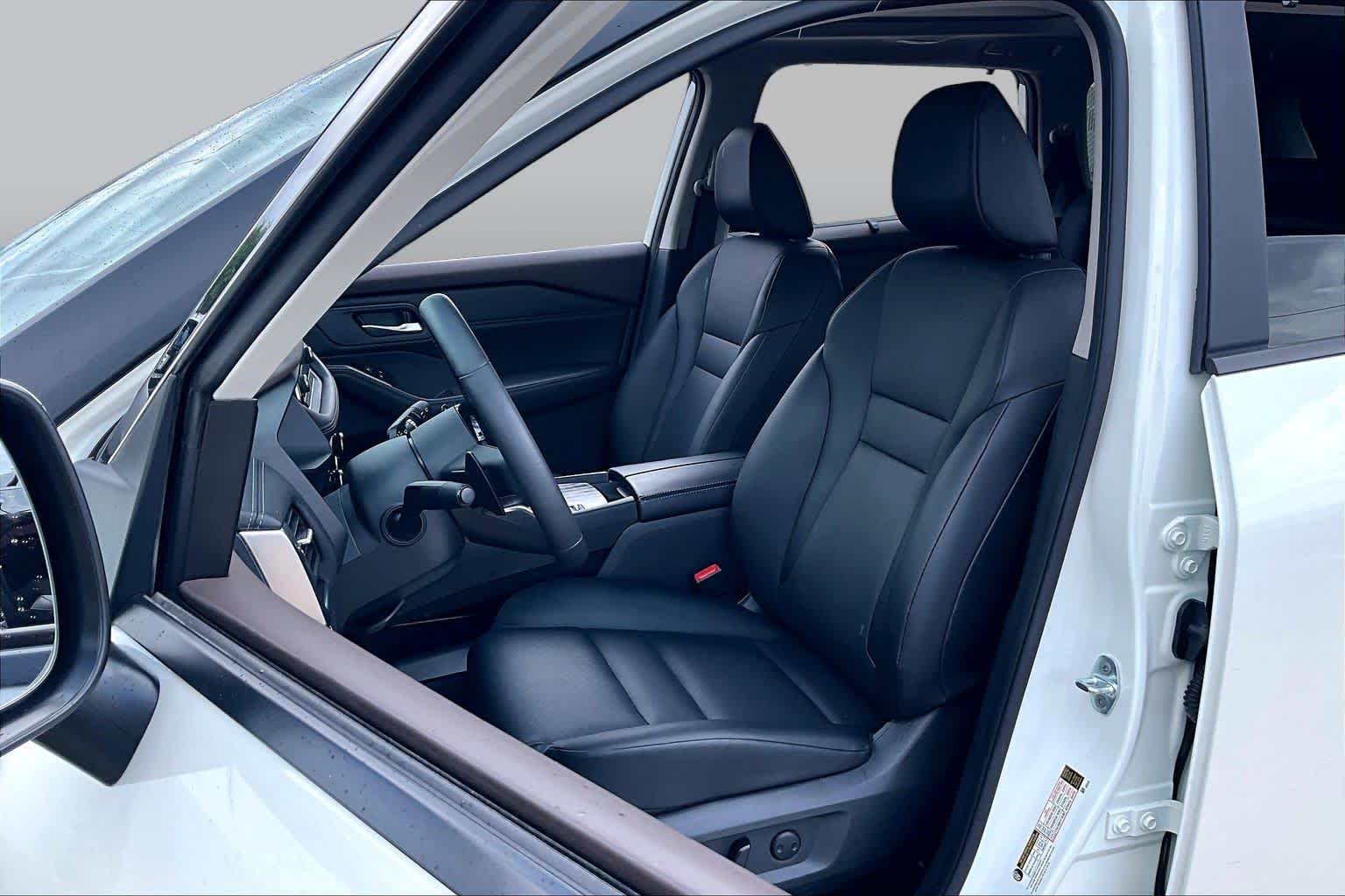 Used 2023 Pearl White Tricoat Nissan SV image 8