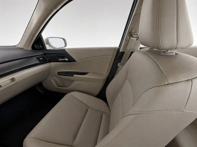 Used 2014 Champagne Frost Pearl Honda EX-L image 16