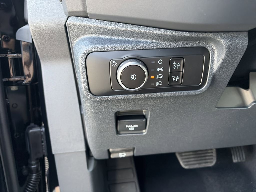 New 2026 Shadow Black Ford Outer Banks® image 20