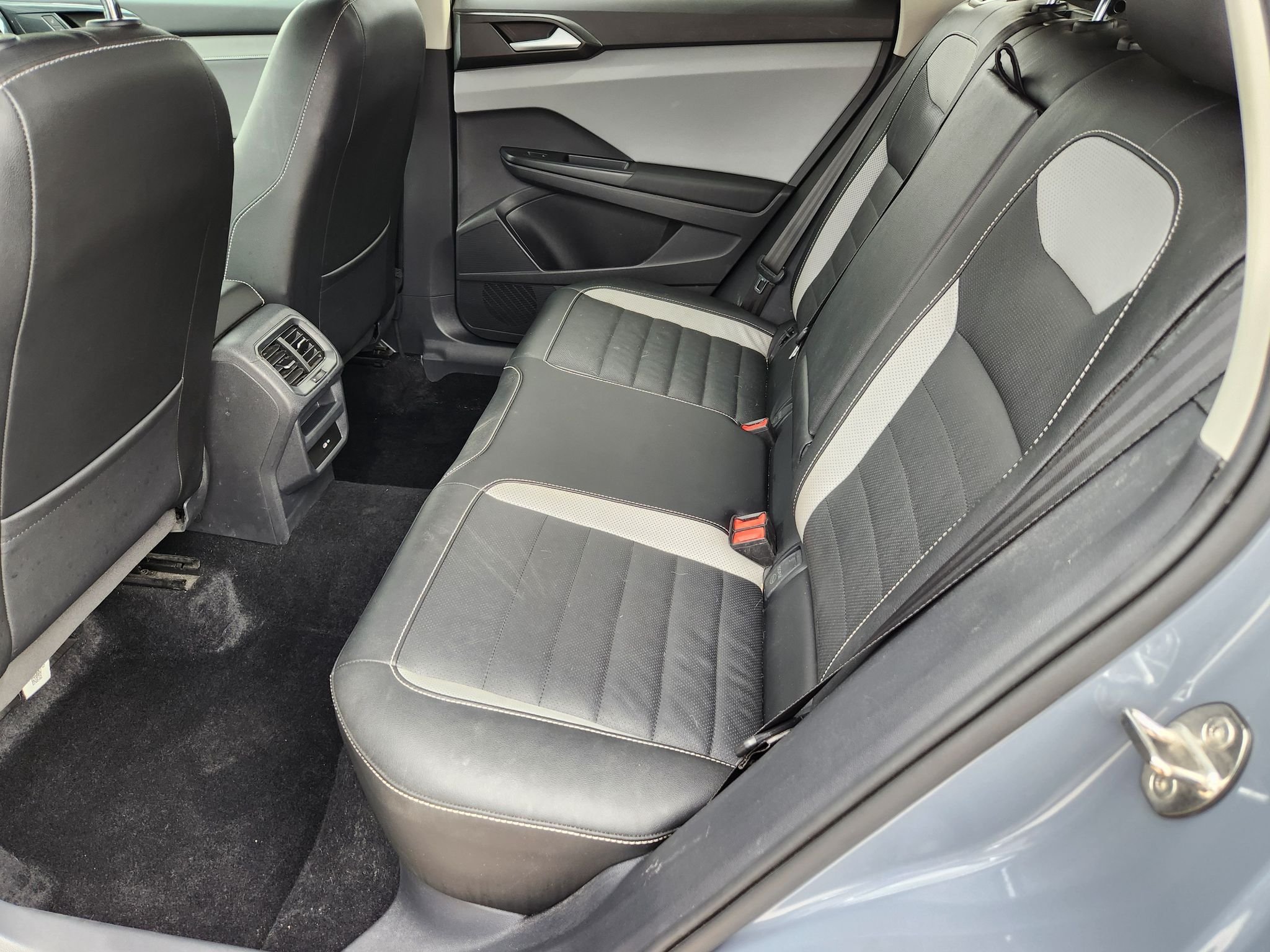 Used 2022 Pure Gray Volkswagen SEL image 37