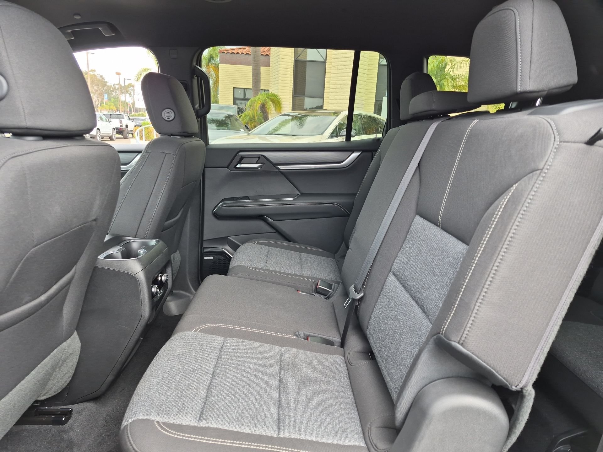 2025 GMC Acadia Elevation - Photo 25
