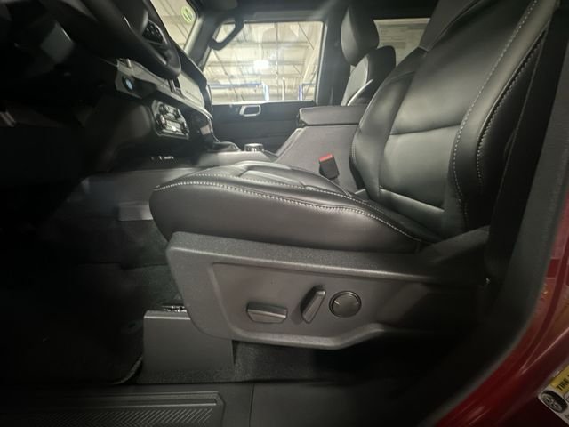 New 2026 Ruby Red Metallic Tinted Clearcoat Ford Outer Banks® image 18