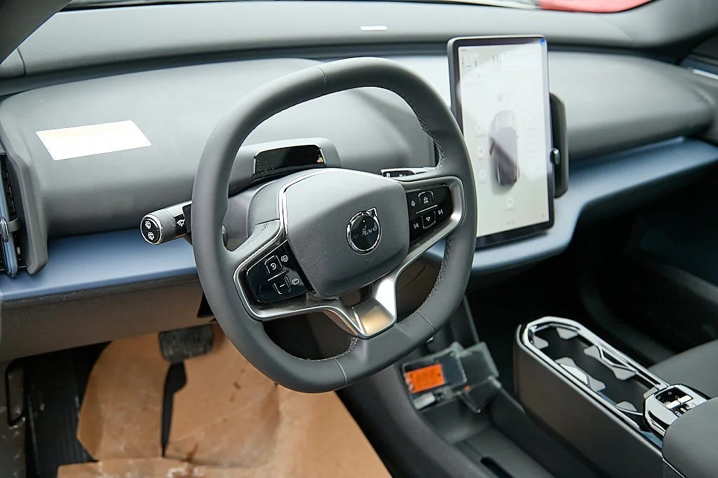 New 2026 Onyx Black Volvo Plus image 10
