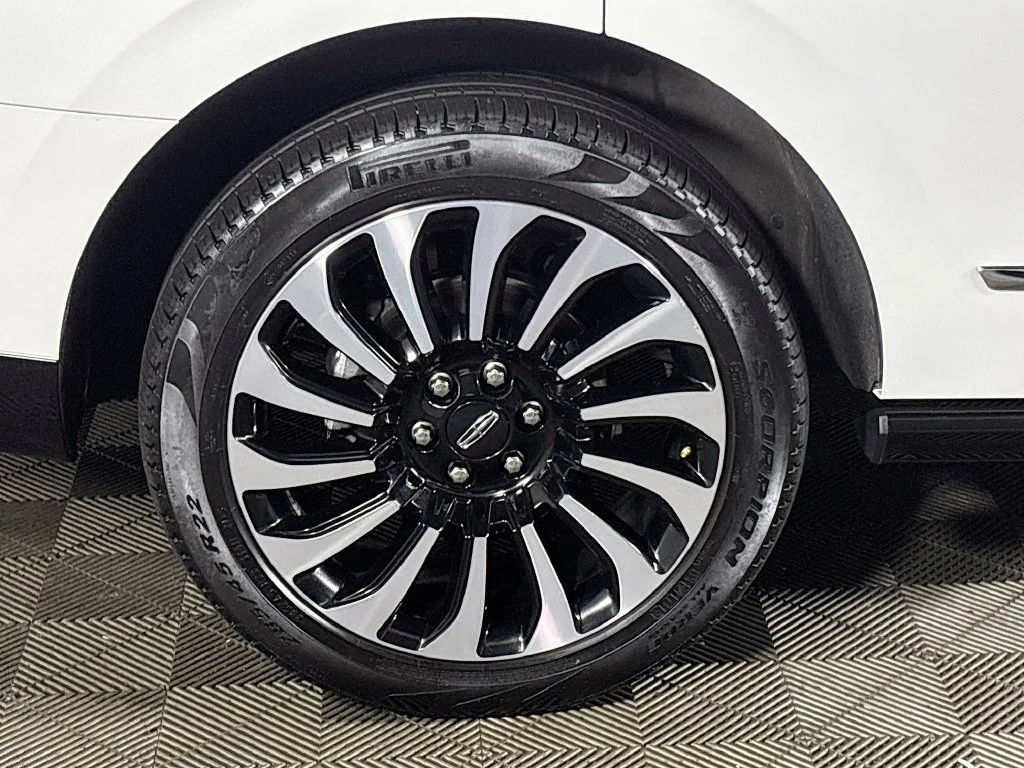 Used 2023 White Lincoln Black Label image 24