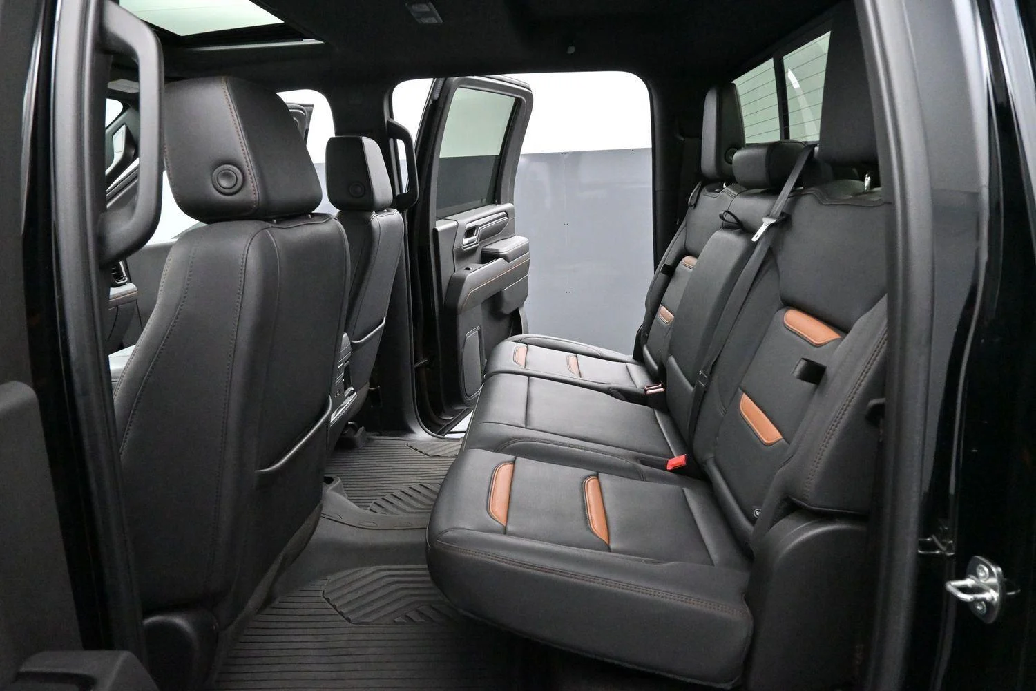 Used 2024 Onyx Black GMC AT4 image 30