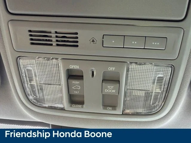 Used 2019 Silver Honda Touring image 31