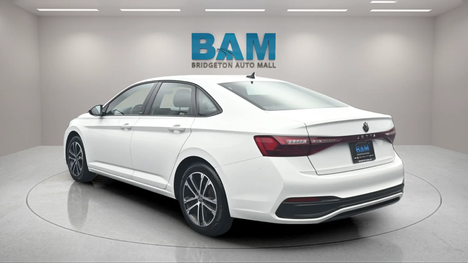 Used 2025 White Volkswagen 1.5T Sport image 4