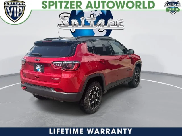New 2026 Red Hot Pearl-Coat Exterior Paint Jeep Trailhawk image 10