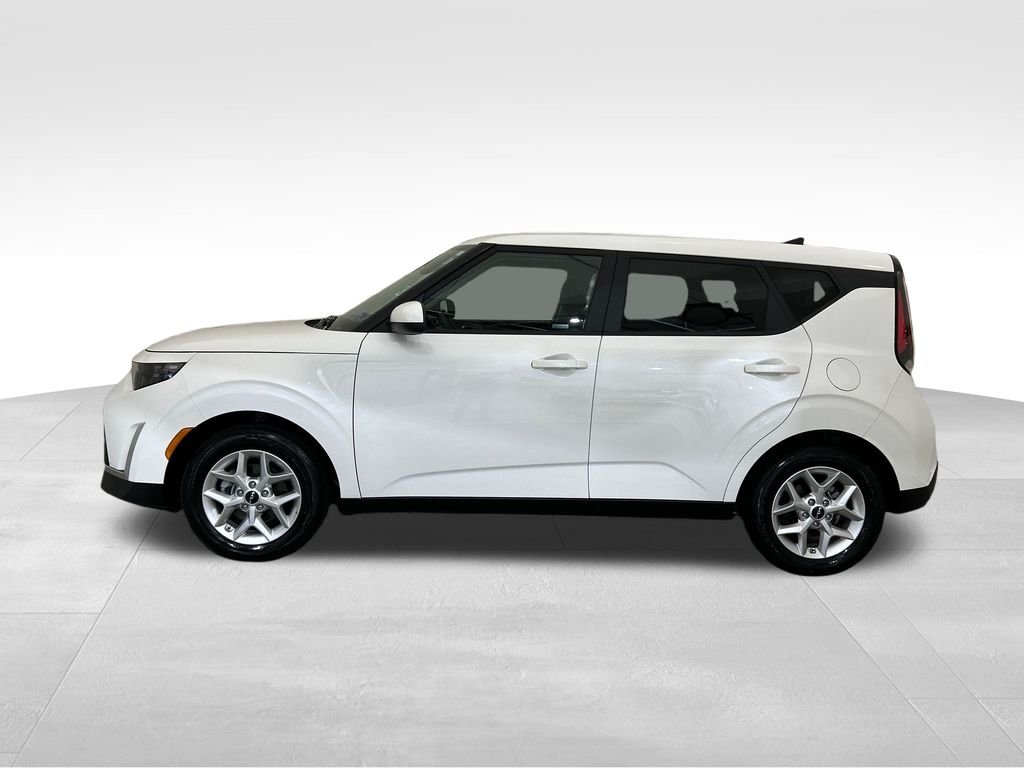 Used 2025 White Kia LX image 2