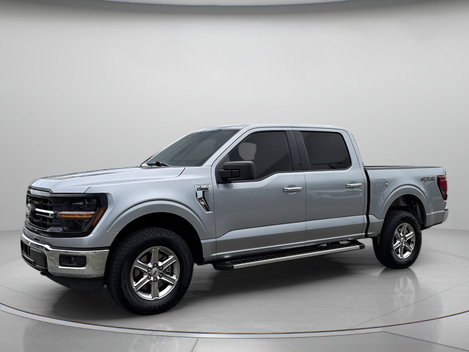 Used 2025 Silver Metallic Ford XLT image 1