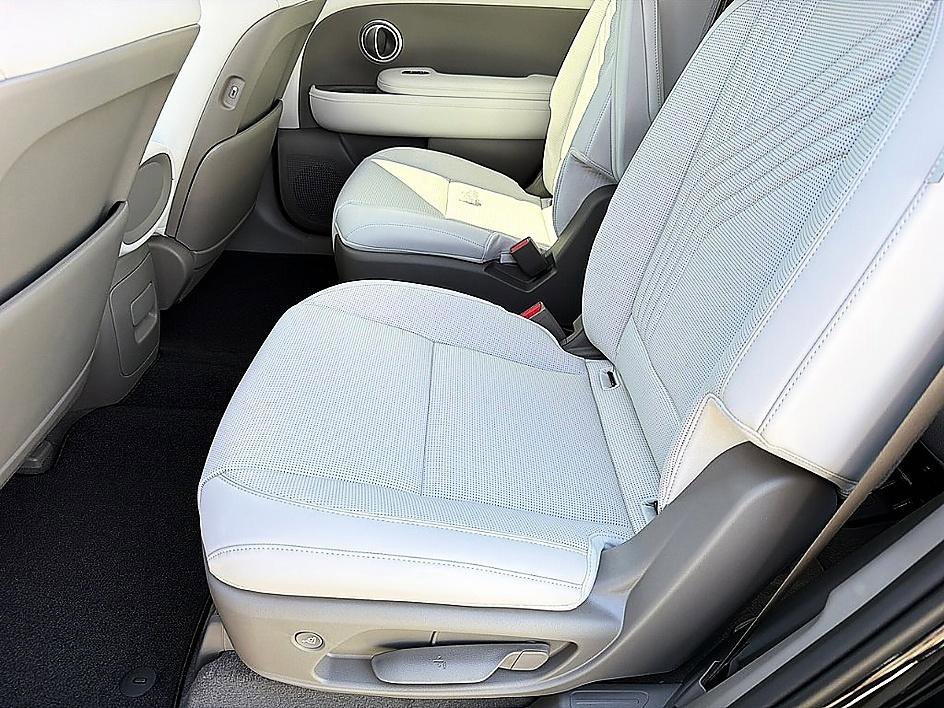 New 2026 Abyss Black Pearl Hyundai SEL Premium 7P image 7