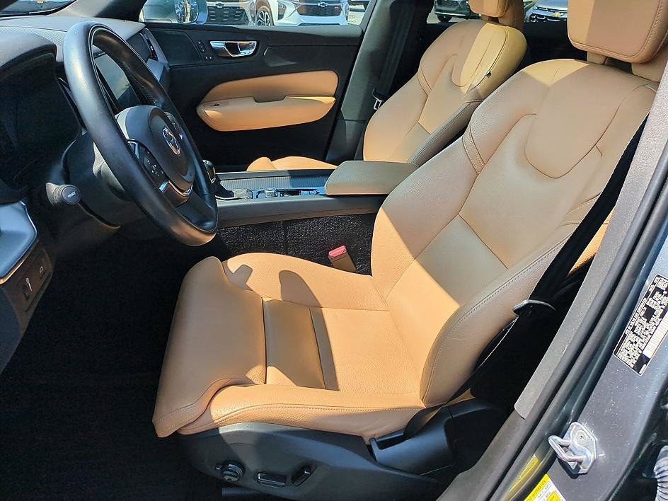 Used 2019 -SELECT- Volvo Momentum image 14
