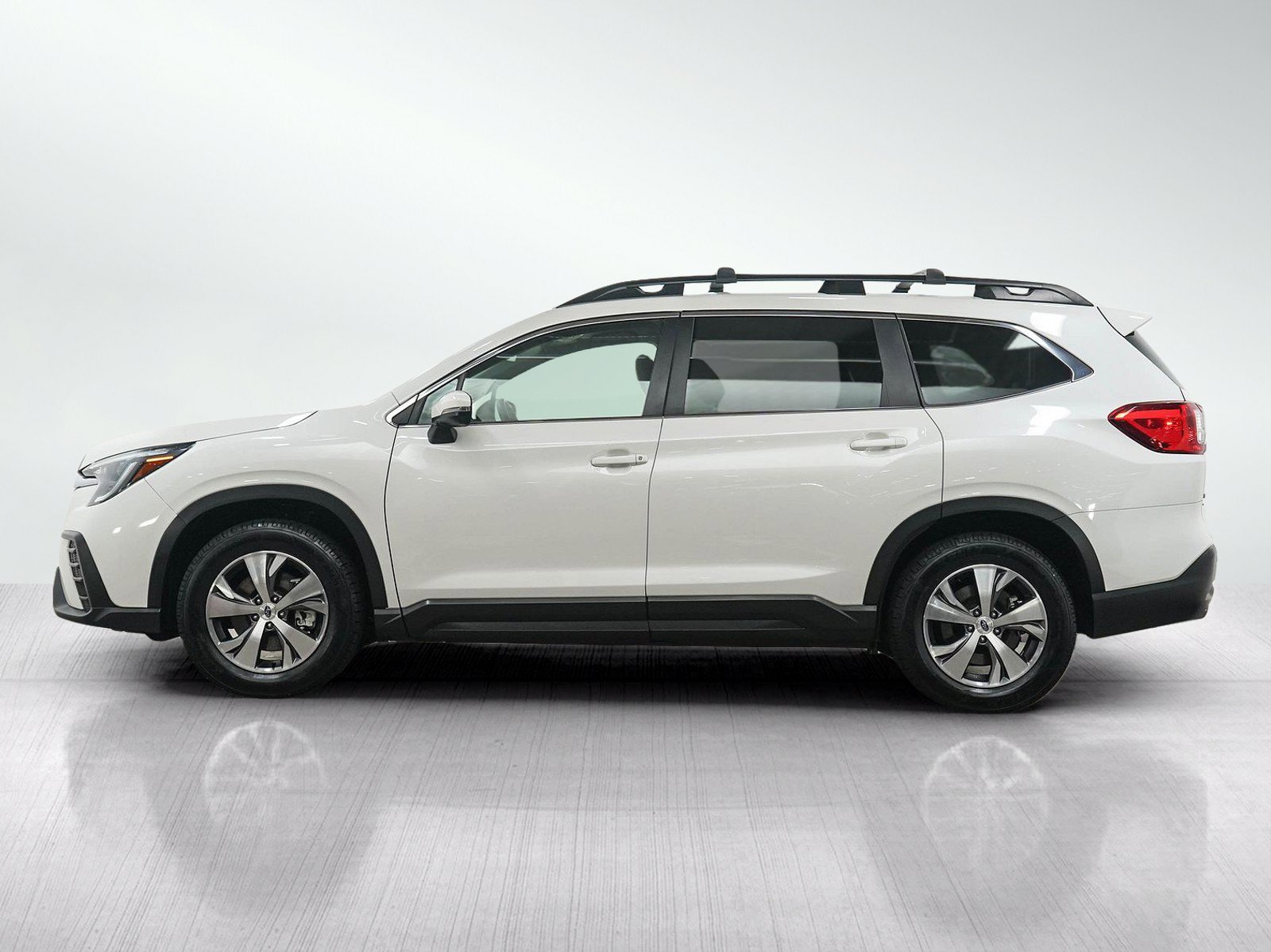 Used 2023 Crystal White Pearl Subaru Premium image 2