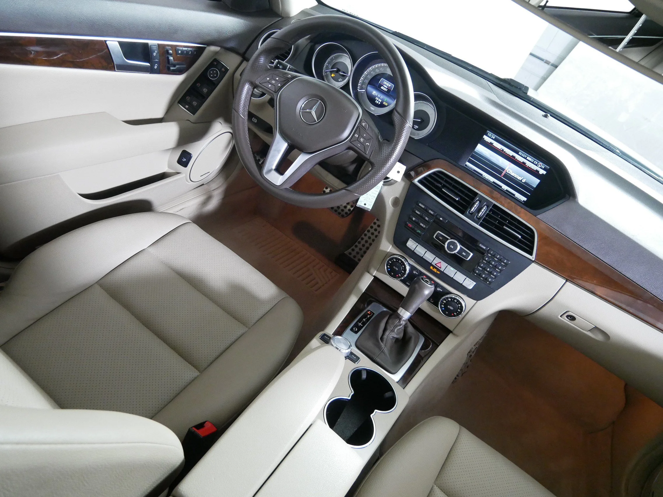 Used 2014 Diamond White Metallic Mercedes-Benz C 300 Sport image 9