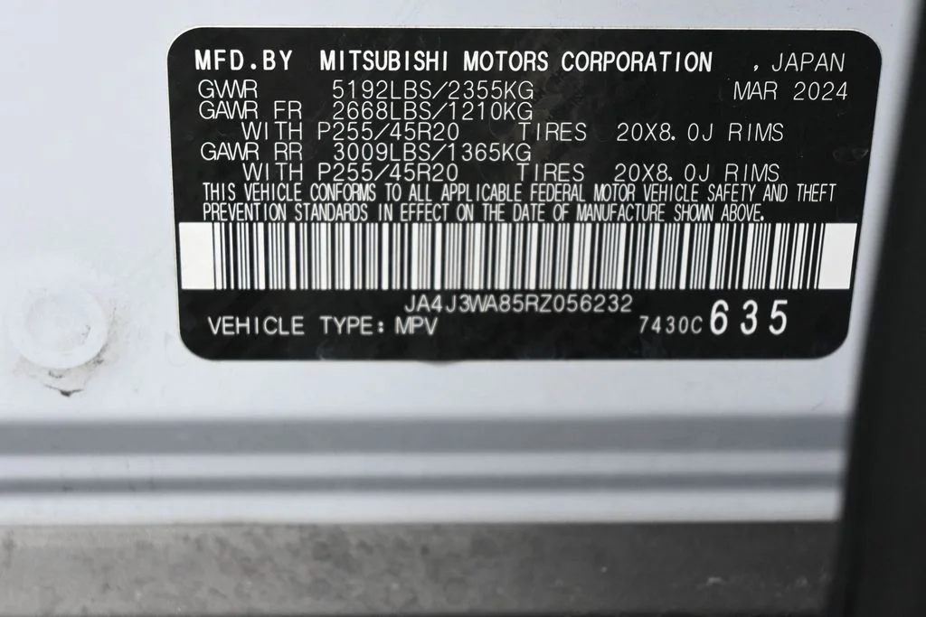 Used 2024 White Mitsubishi SEL image 13