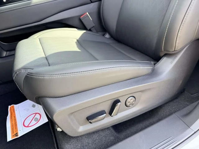 New 2026 Everest White Pearl TriCoat Nissan Platinum image 15