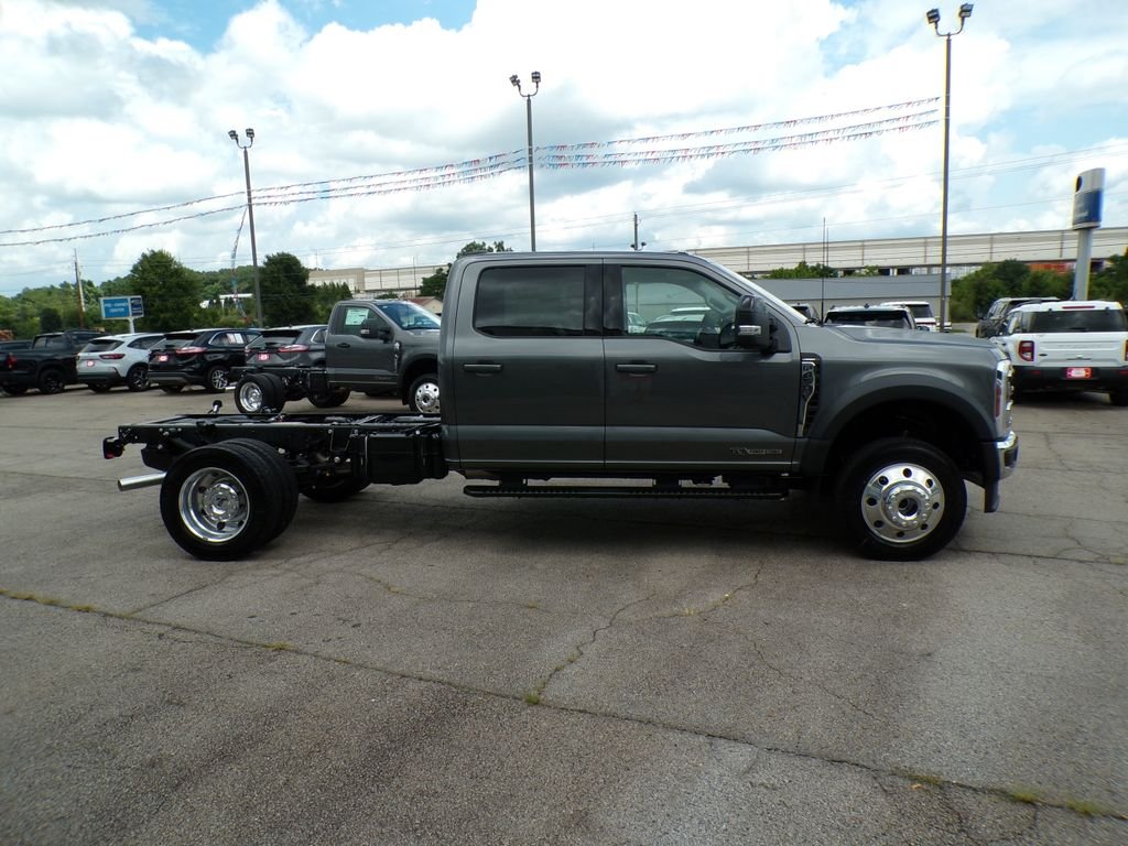 New 2026 Carbonized Gray Metallic Ford F-450® LARIAT® image 5