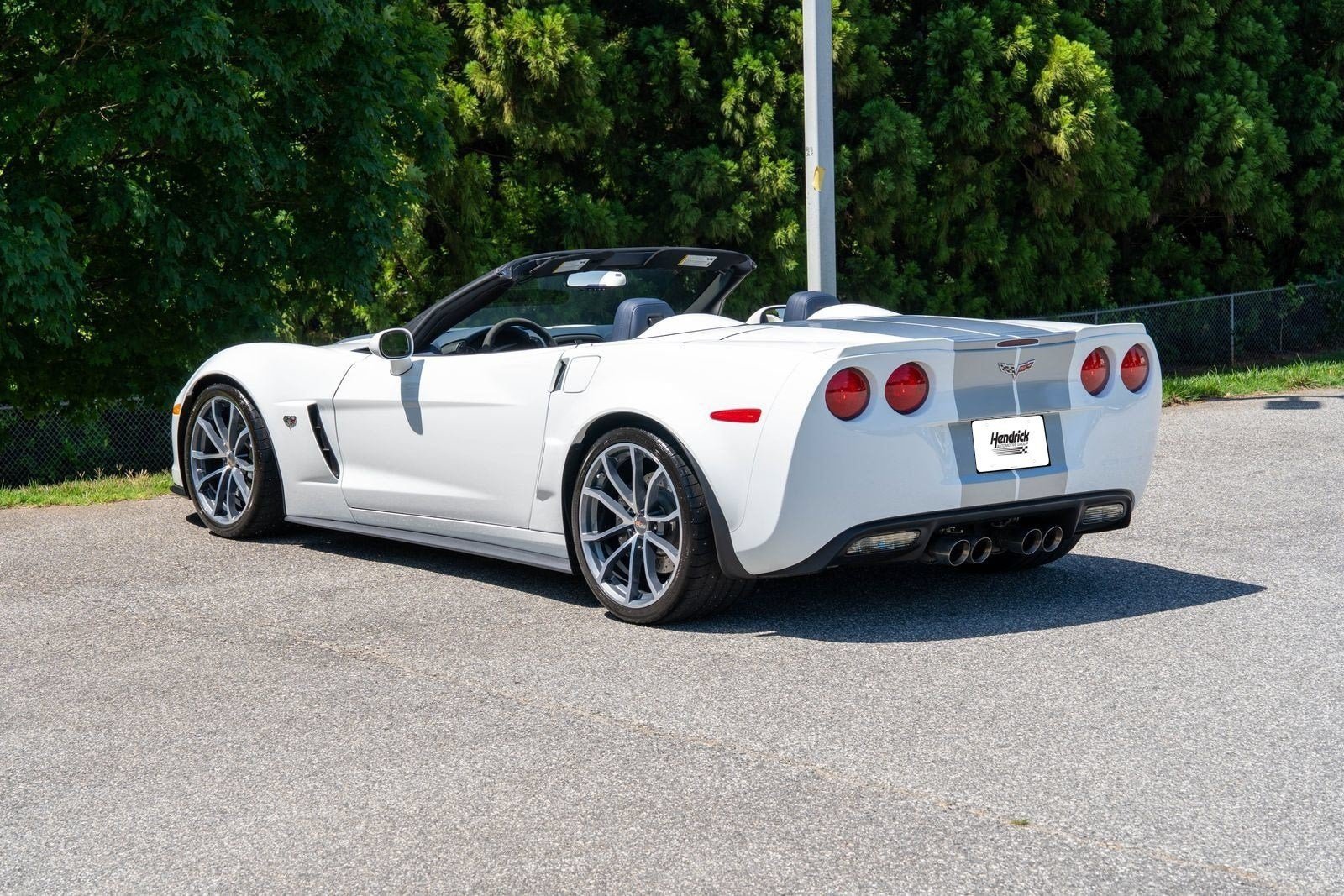 Used 2013 Arctic White Chevrolet 427 1SC image 3